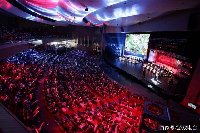 跟队记者 跟队记者