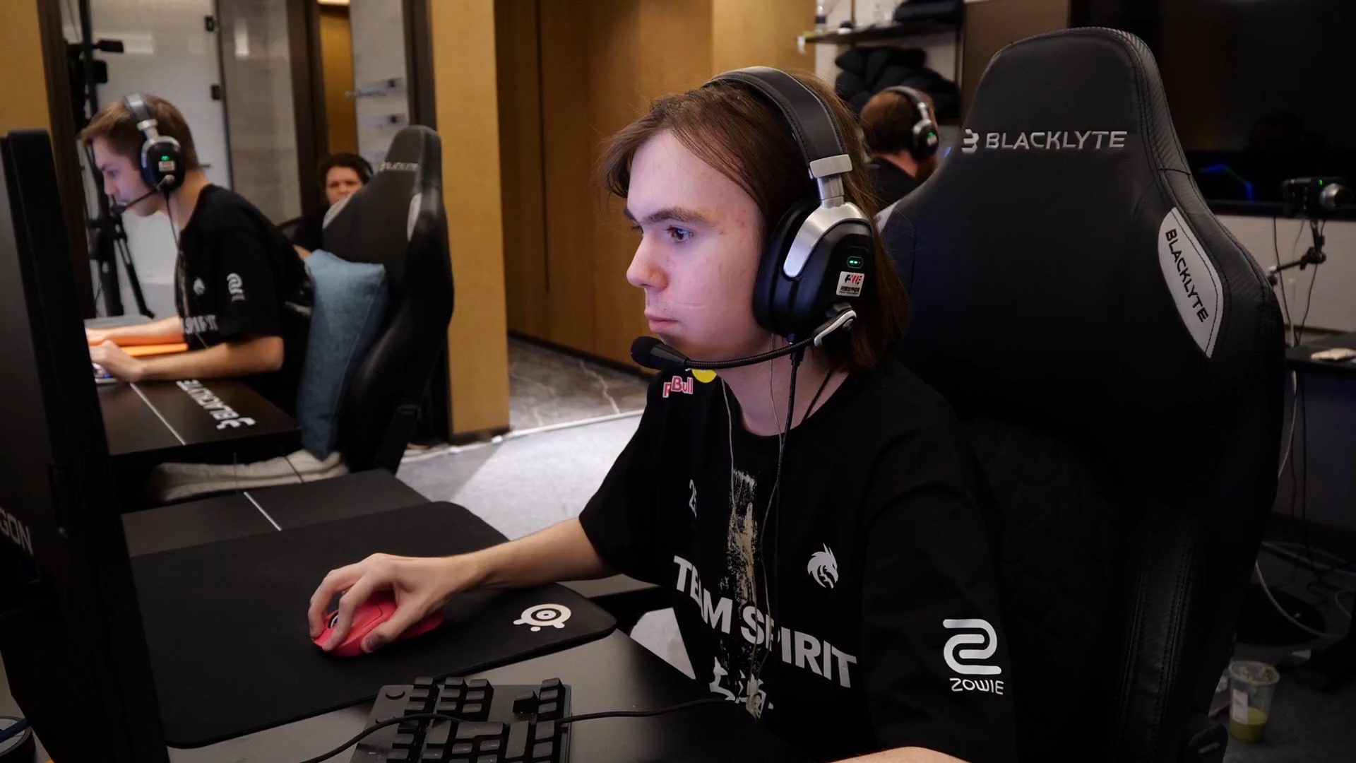 还让红牛车 还让红牛车