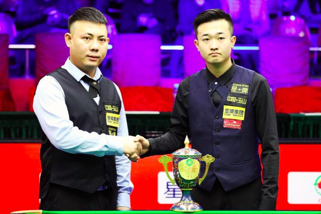 双后腰身后 双后腰身后